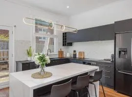 Hobarts Finest, Central location, LUX 3bdm