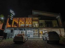 PARKLAND SUITES & RESTOBAR，位于Manongol的酒店