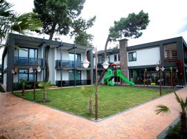 Derin Deniz Boutıque Hotel & Restaurant，位于新帕扎尔的酒店
