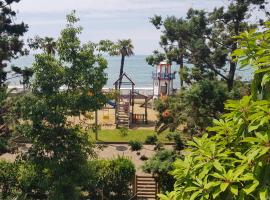 Sea View Apartment at Oasis Dreamland Resort，位于查克维的度假村