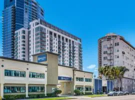 Inn at 50 - Long Beach Convention Center