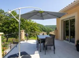 **Gîte cosy avec terrasses et jardin à 7 km de Montignac, tout équipé, idéal pour explorer la Dordogne** - FR-1-616-202