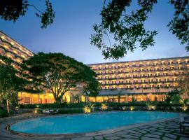 班加罗尔欧贝罗伊酒店&度假村，位于班加罗尔甘地路的酒店