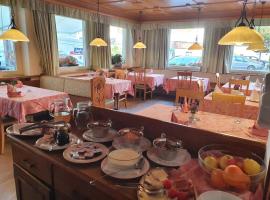 ALBERGO BAR RISTORANTE DOLOMIA，位于Badia的酒店