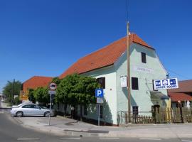 Motel Divjak，位于Spodnje Hoče的带停车场的酒店