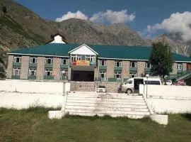 Troutland Hotel Naran