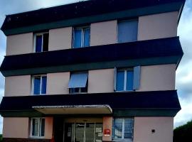 豪特马来斯酒店，位于圣马塞尔的酒店