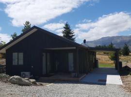 Hawea Mountain cottage，位于哈威亚湖的乡村别墅