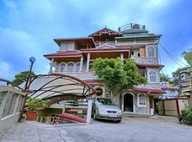 HOTEL TRES，位于噶伦堡的酒店