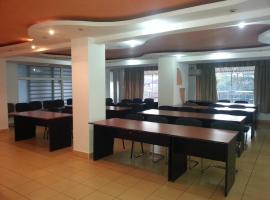 Hotel Camino，位于阿尔杰什河畔库尔泰亚的酒店