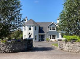 Tailors Lodge, Luxurious peaceful Apartment- Castleisland, Kerry，位于卡斯莱兰Craig Cave附近的酒店