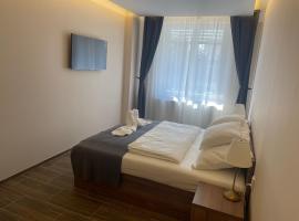 MP hotel，位于兹诺伊莫的酒店