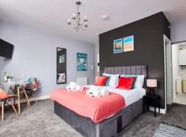 Delven House, Apartment 2 - Self Check-in, Self-Catering Serviced Apartment for East Midlands Airport