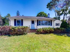 Classic Southold Country Charmer，位于绍斯霍尔德的酒店