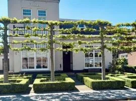 Boukje har Bêd en Brochje