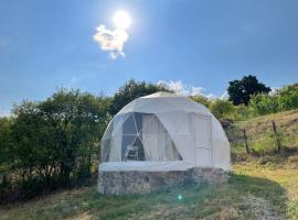 Yenokavan Glamping，位于伊杰万的酒店