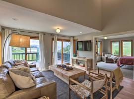 Evergreen Mountain Duplex with Trail Access!，位于爱达荷斯普林斯的酒店