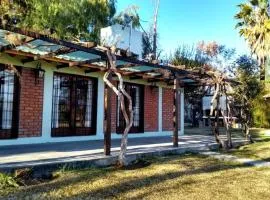 Casa Quinta Rodeada de Bodegas Piscina BBQ Mendoza