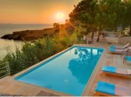 VILLAPARADISO Beach front Villa Makris Gialos
