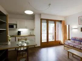 Studio Confortable pour 2 Personnes avec Balcon, Proche Télécabine et Spa à Brides-les-Bains - FR-1-512-114