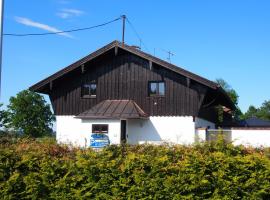 玛林格伦德度假屋，位于基姆湖畔贝尔瑙的别墅