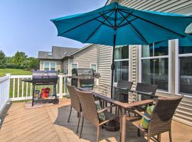 5 Mi to Bethany Beach: Chic Home w/ Grill!，位于欧申维尤的酒店