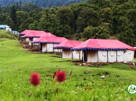 Chopta Mount Holiday Camp & Resort，位于Ukhimath的豪华帐篷