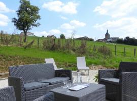 Gîte rénové à Dommartin-le-Franc : confort, verdure et activités à proximité du lac du Der - FR-1-611-64，位于Dommartin-le-Franc的酒店
