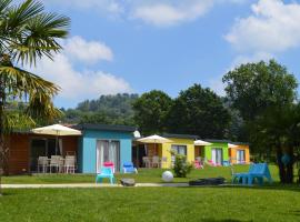 维韦罗内阿尔巴路采村庄假日公园，位于维韦罗内的豪华帐篷营地