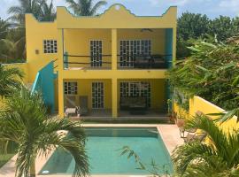 Arenas Del Mar Condos，位于车勒姆的酒店