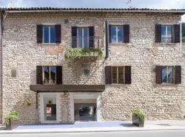 Hotel San Francesco e il lupo，位于古比奥的酒店