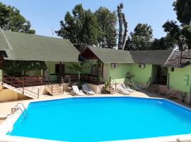 Pool and Villa Splav Dunavac，位于Futog的酒店