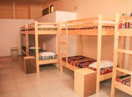 Room in Guest room - Hotel Ah Maio - Bed in Mixed Dormitory Room 3，位于马约城的酒店