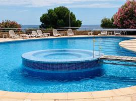Appartement VAIANA avec piscine en bord de mer，位于阿雅克修的酒店