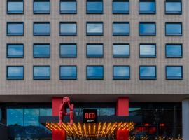 Radisson RED Hotel Johannesburg Rosebank，位于约翰内斯堡罗斯班克的酒店