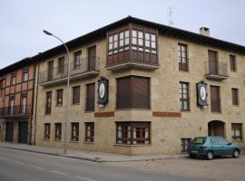 Hotel Rural La Corte de los Pinares，位于比努埃萨的酒店