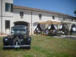 小村酒店，位于Trecenta的酒店