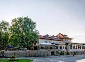 Bergwirt Hotel & Gasthof，位于基弗斯费尔登的酒店