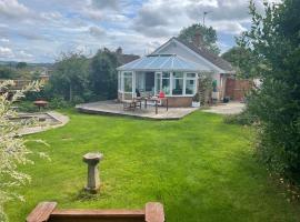 3 Bed Bungalow in Winchcombe, Cotswolds,Gloucester，位于温什科姆的酒店