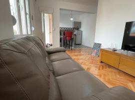 Lovely 1-bedroom apartment with 2-patios and parking