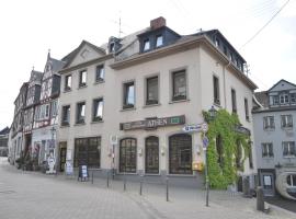 "雅典"餐厅酒店，位于Münstermaifeld的酒店
