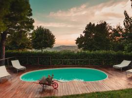 Tenuta Cocci Grifoni - Wine Cellar Family Suites，位于San Giovanni in Strada的酒店