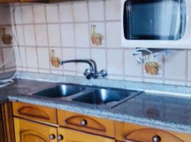 Casa centro Enguidanos，位于恩吉达诺斯的酒店