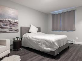 PRIVATE ROOM ENSUITE UPTOWN WATERLOO - e5，位于滑铁卢的公寓