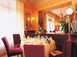 Minotel Le Bretagne，位于圣奥梅尔的酒店