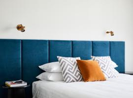 Astina Suites, Penrith，位于彭里斯的酒店