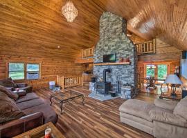 Cozy Family-Friendly Pine Grove Cabin with Fire Pit!，位于Pine Grove的酒店