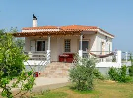 A wonderful relaxing place. Nice view. Romantic sunset