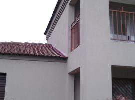 Bushbuckridge Micanolia Guest House，位于Dwarsloop的酒店