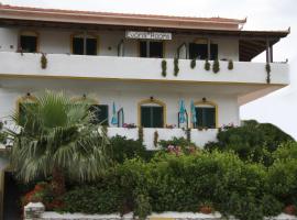 Evon's Rooms，位于Ikaria Island National Airport Ikaros机场 - JIK附近的酒店